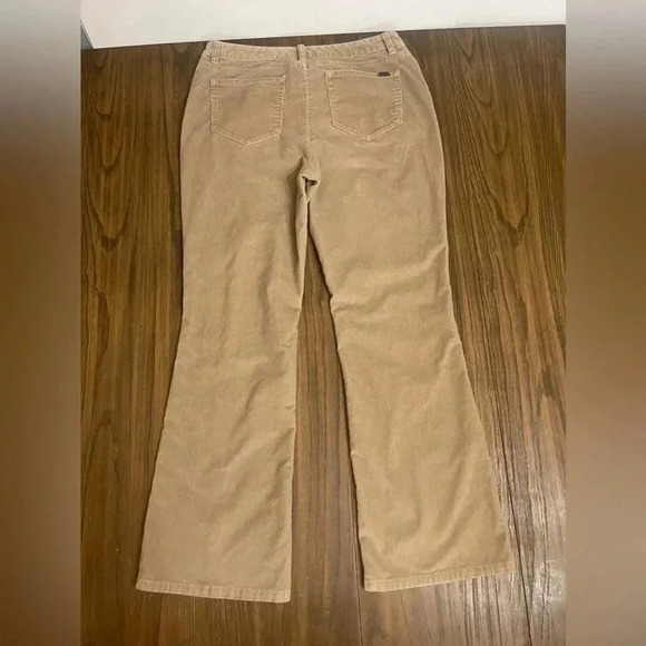 L.L. Bean Favorite Fit Straight Leg Khaki Tan Corduroy Women’s Pants size 10 Reg - Picture 16 of 16
